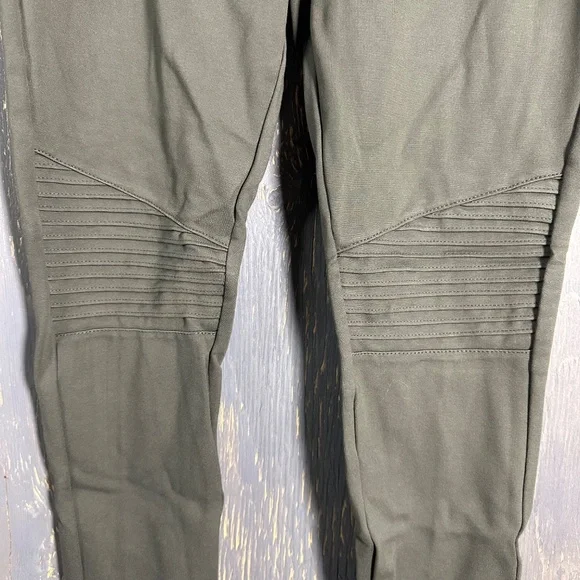 Legging Style pants - Picture 3 of 10